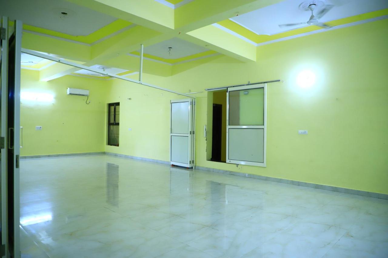 Shivraj Homestay Mathura Εξωτερικό φωτογραφία