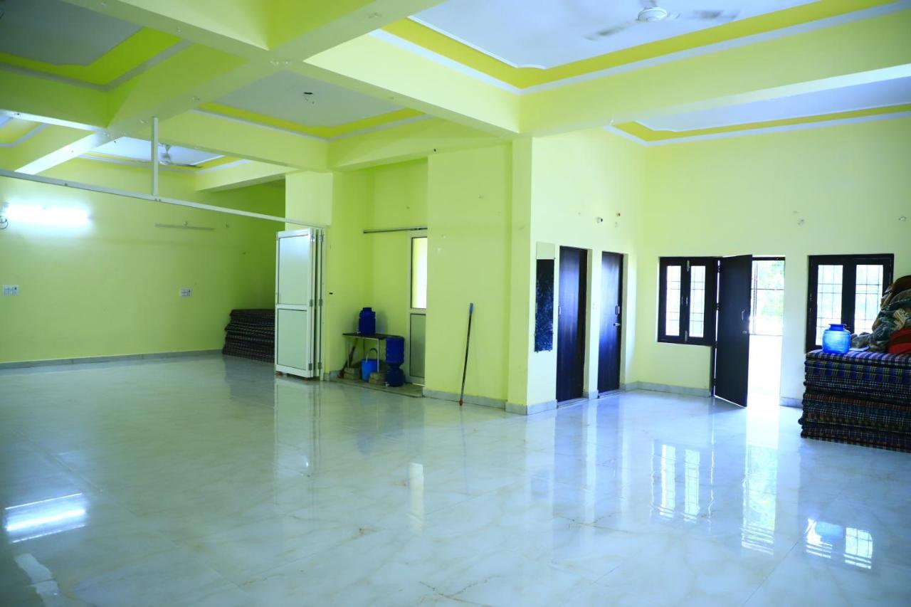Shivraj Homestay Mathura Εξωτερικό φωτογραφία