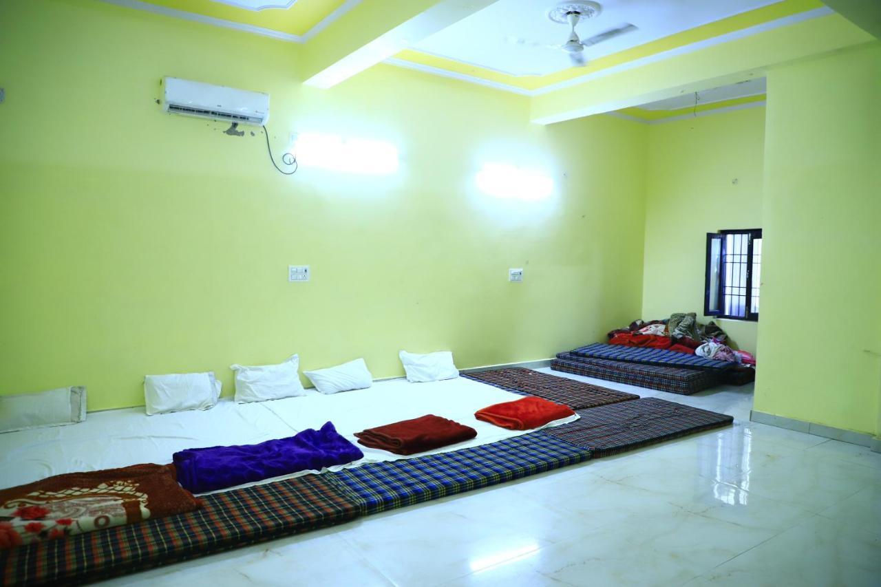 Shivraj Homestay Mathura Εξωτερικό φωτογραφία